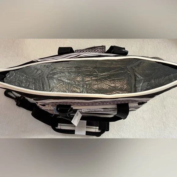 Maurices Black and White Chaos Coordinator Patterned Lunch Tote Bag. - Picture 4 of 4